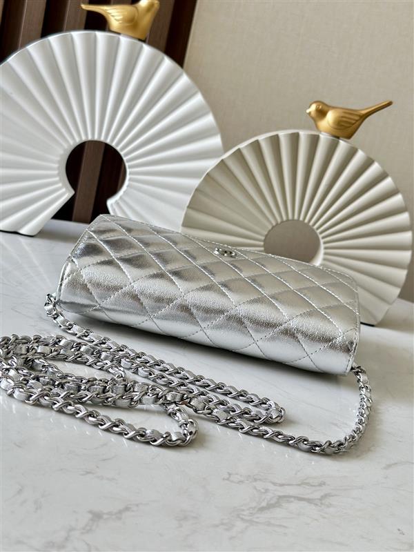 2026127215432424 570